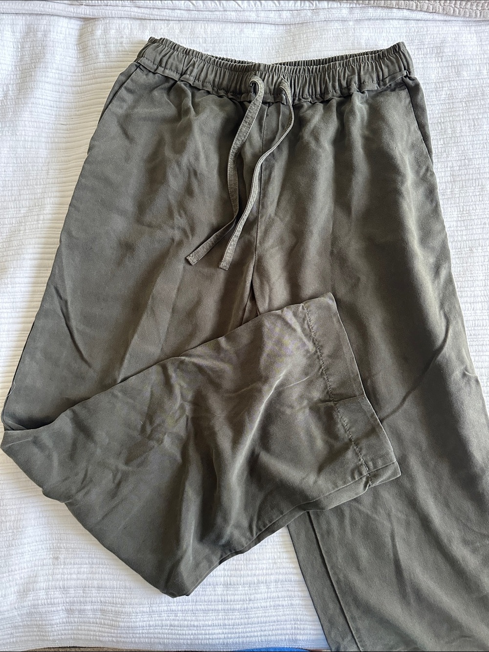 Aritzia Little Moon womems Olive Green Drawstring pants